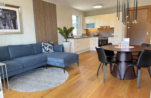 Seekirchen Markt Apartment | "Seven" – Premium Apartments Seekirchen, Modern 2-Bedroom Apartment with Balcony