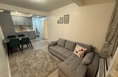 Tottenham Green House | Seven Sisters Hideaway