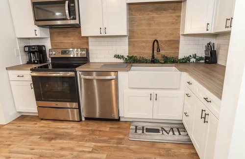 Seven Springs Condo | Seven Springs 2 Bedroom Premium Condo, Pet Friendly! by RedAwning - Save 10% on 3 Nights, 15% on 5 Nights!