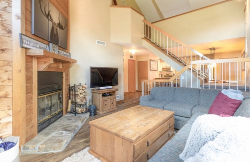 Seven Springs Condo | Seven Springs 2BR+Loft Premium Condo, sleeps 11! by RedAwning