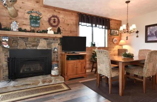 Seven Springs Apartment | Seven Springs 3 Bedrooms Premium Condo, Ski In Ski Out condo