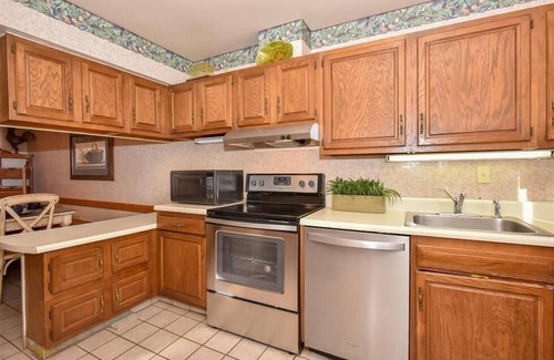 Seven Springs Condo | Seven Springs 4 BR Deluxe Townhouse, Sleeps 11! by RedAwning - Save 10% on 3 Nights, 15% on 5 Nights!