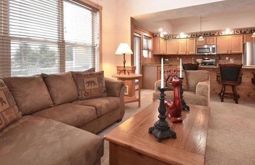 Seven Springs Condo | Seven Springs 4 BR Premium Condo, Sleeps 9 by RedAwning - Save 10% on 3 Nights, 15% on 5 Nights!