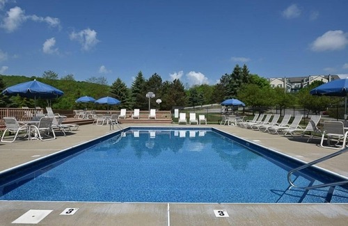 Seven Springs Condo | Seven Springs 4 BR Premium Condo, Mountain Views! by RedAwning - Save 10% on 3 Nights, 15% on 5 Nights!