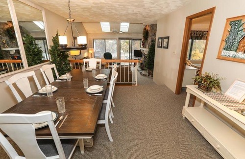 Seven Springs Apartment | Seven Springs Meadowridge 2 Bedroom Standard Condo with Mountain Views condo