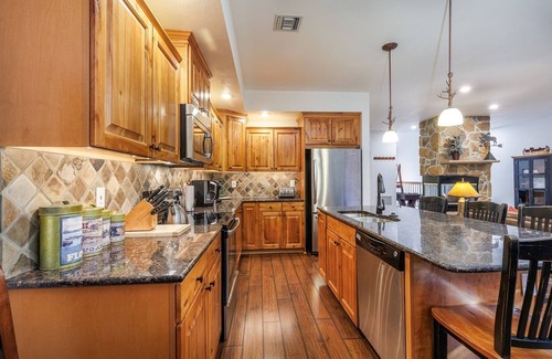 Seven Springs Condo | Seven Springs Woodridge 4 Bedroom Premium Condo, Deck with Mountain Views by RedAwning