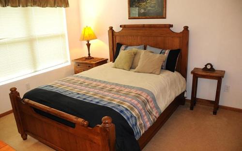 Seven Springs Apartment | Seven Springs Woodridge 4 Bedroom Premium Condo, Mountain Views! condo