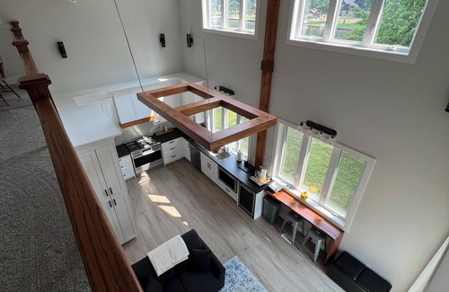 Severn Bridge Cottage | Severn River Luxury Retreat, 3 bds, 2,5 bath, sleeps 9 ppl, dogs welcome!