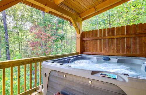 Gatlinburg - Pigeon Forge House | Sevierville Woods Retreat Cabin with Mtn View
