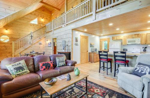 Gatlinburg - Pigeon Forge House | Sevierville Woods Retreat Cabin with Mtn View