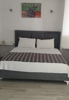 Qeparo Apartment | Sevilia Rooms