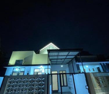 Pasuruan Villa | seVilla Guest House Pasuruan