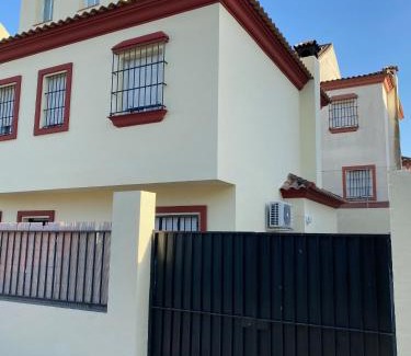 Salteras House | Sevilla Saltera casa RURAL cerca centro de Sevilla Familiar - Trabajo - Wifi