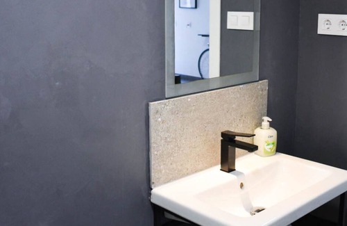 San Jose Obrero Apartment | Seville Industrial Flat