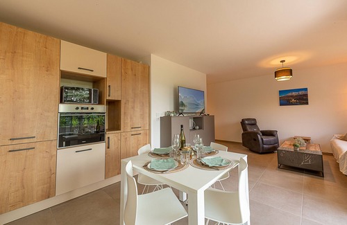 Sevrier Apartment | SEVRIER - Aux portes d'Annecy-Accès facile au Lac