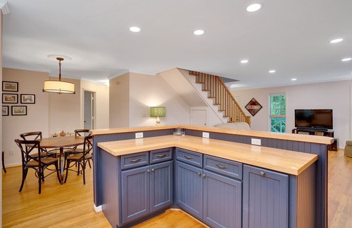 Saint Andrews House | Sewanee's back porch steps from the Football/lax field