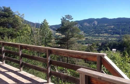 Seyne Ski Chalet | SEYNE LES ALPES-chalet near the village, south facing