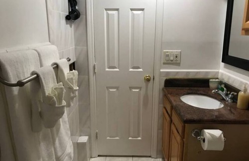 Balboa Park Apartment | SF Private Room & Bath w/Parking near BART