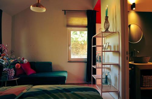 Voeren Bed & Breakfast | Sfeervolle B&B in de Voerstreek Lo-Ghis - met Zwembad