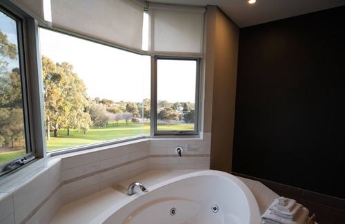 Modbury Hotel | Sfera's Park Suites & Convention Centre