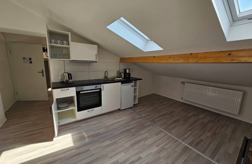 Bergisch Gladbach Hostel | SFN Home Stay
