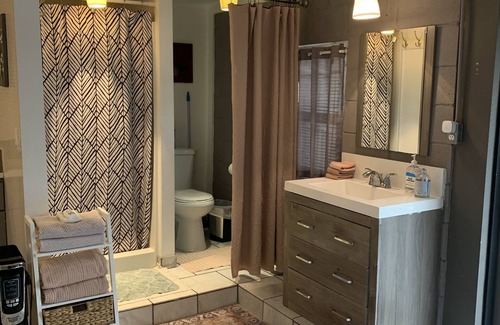 Alhambra House | Shabby Chic Guest House LA Hills 2