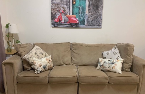 Mawson Lakes Apartment | Shabby Chic hideaway-One bedroom apartment. Adelaide/Barossa gateway