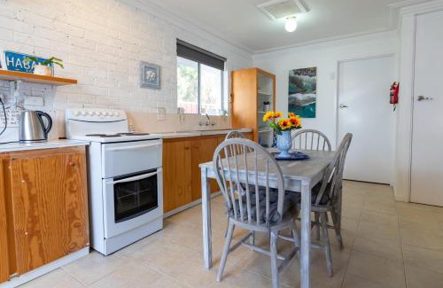 Yanchep House | Shabby Chic Shack - 2 bedroom Beach Cottage