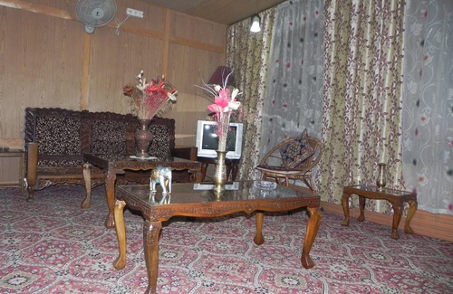Sudarbal House | Shabrose Heritage Houseboats - Nigeen Lake
