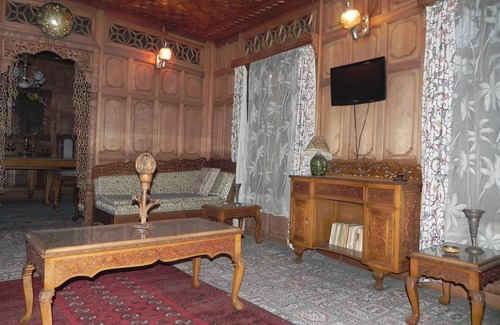 Sudarbal House | Shabrose Heritage Houseboats - Nigeen Lake