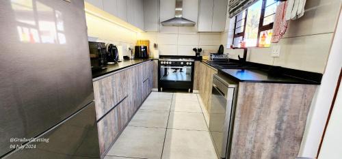 Ramsgate Beach Apartment | Shad Shack - Sleeps 10