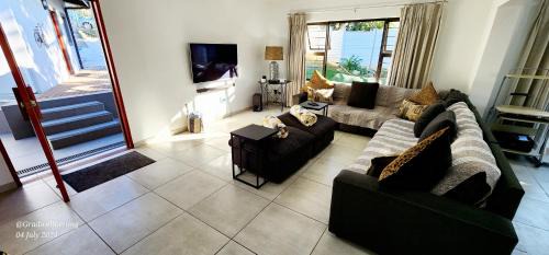 Ramsgate Beach Apartment | Shad Shack - Sleeps 10