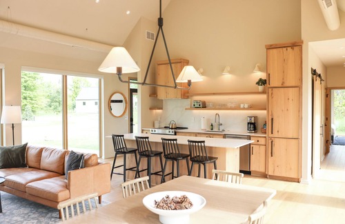 Fish Creek Cottage | Shade Tree at Loma Cottages