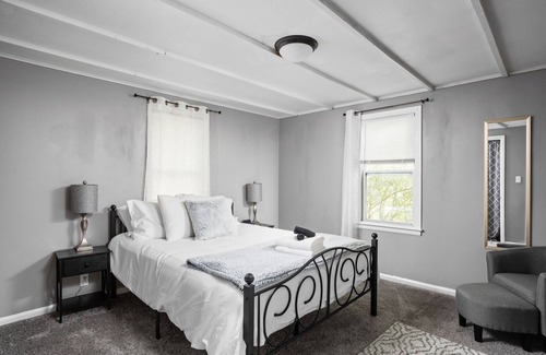 Indianapolis House | Shadeland Estate Near Downtown Stay for Gen Con
