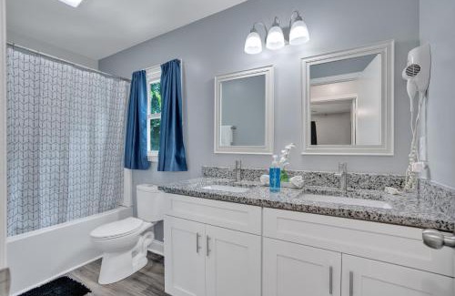 Clarksville House | Shades Of Gray Clean, Updated, & Comfy