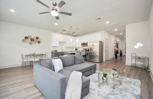 Southeast Houston Apartment | Shades of Grey