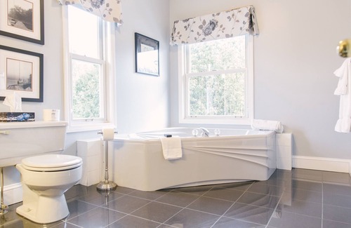 Rothesay Hotel | Shadow Lawn Inn