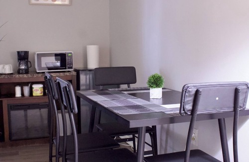 Pine Hills Apartment | SHADOW WOOD - King Size Private Suite Sleeps 4, Near Universal, I-Drive, Disney