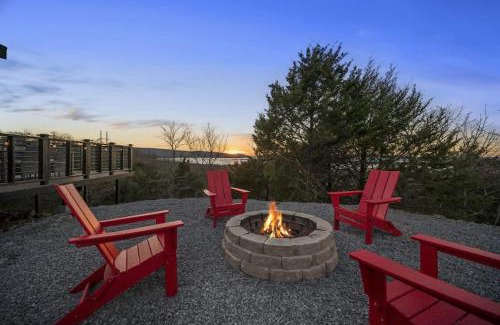 Clayton House | Shadowrock - Luxury Tiny Home with Amazing Views