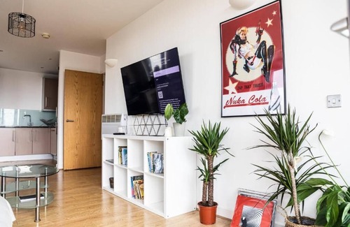 Stepney Green Apartment | Shadwell station,Whitechapel hospital, 2bedroom LuxuryApartment on the14th floor