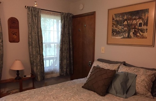 Hanover Bed & Breakfast | Shady Acres Bed and Breakfast