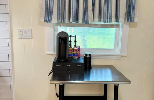 Stuart Cottage | Shady Acres Owner’s Suite