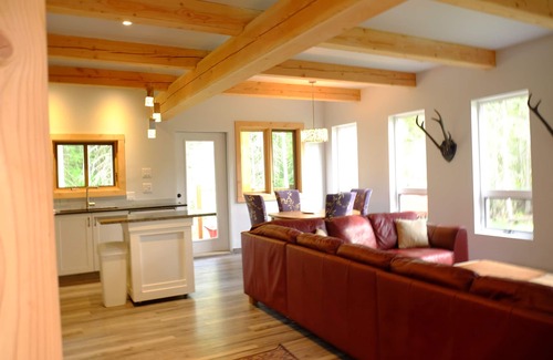 Golden Ski Chalet | Shady Chalet in the forest!
