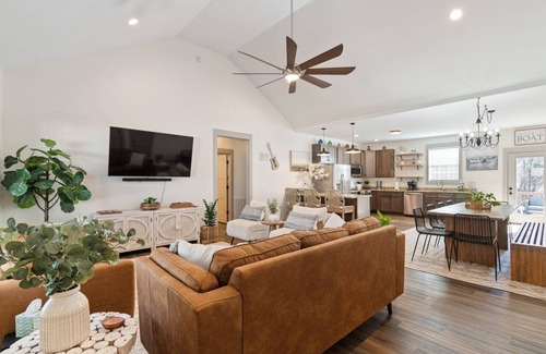 Winchester House | Shady Cove Retreat With Peaceful Views, Firepit, Marina & Lake Access Nearby
