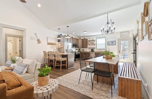 Winchester House | Shady Cove Retreat With Peaceful Views, Firepit, Marina & Lake Access Nearby