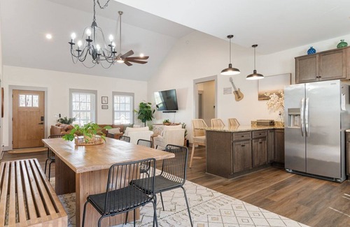 Winchester House | Shady Cove Retreat With Peaceful Views, Firepit, Marina & Lake Access Nearby
