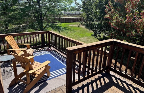 Loveland House | Shady Grove 4 King Beds, Dog Run & Outdoor Fun