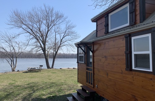 Bellevue Cabin | Shady Haven - Tiny Home 1