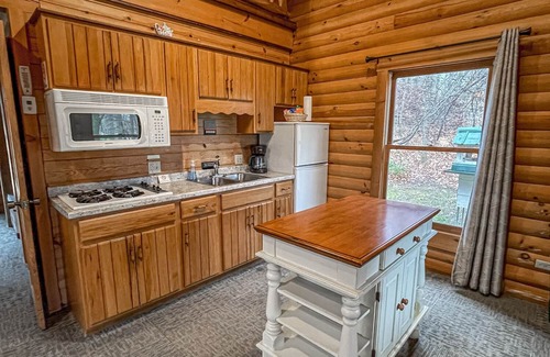 Millersburg Cabin | Shady Maple at Tranquil Acres