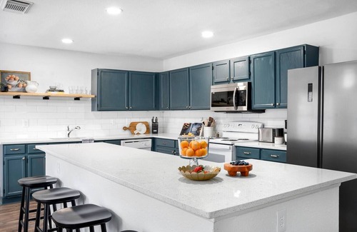 Live Oak House | Shady Oak Pool House (San Antonio)